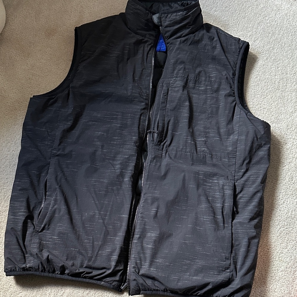 Men's Kit Ace Black Reversible Puffer Vest!